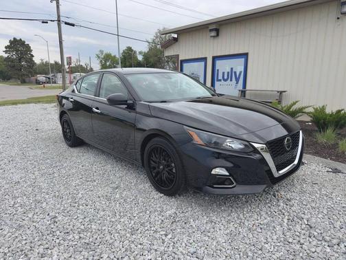Super Black 2022 Nissan Altima S FWD