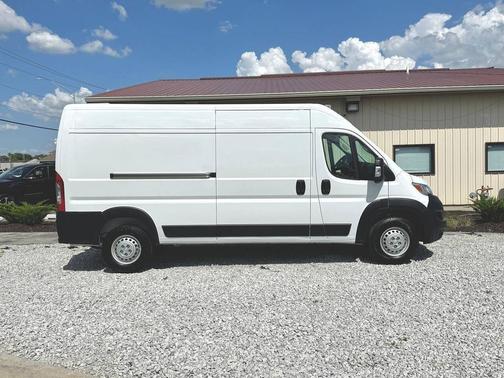 Bright White Clearcoat 2026 RAM ProMaster 2500 Tradesman
