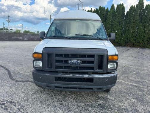 2011 Ford E350 Super Duty Base