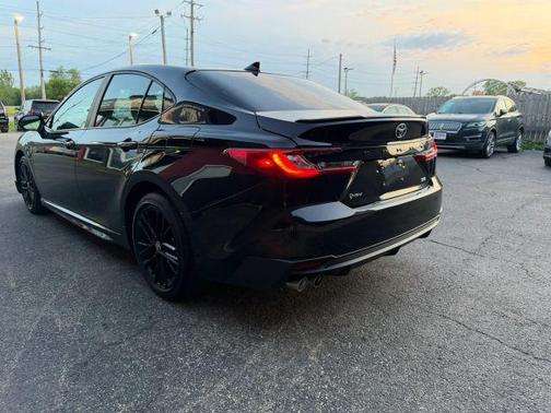 Black 2025 Toyota Camry SE