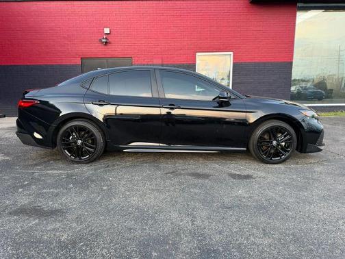 Black 2025 Toyota Camry SE