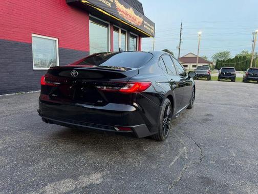Black 2025 Toyota Camry SE