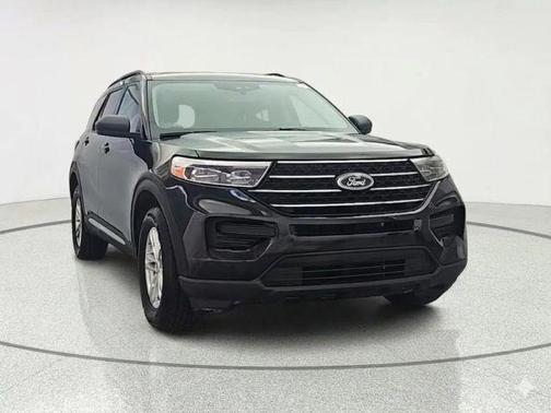 Black 2022 Ford Explorer XLT