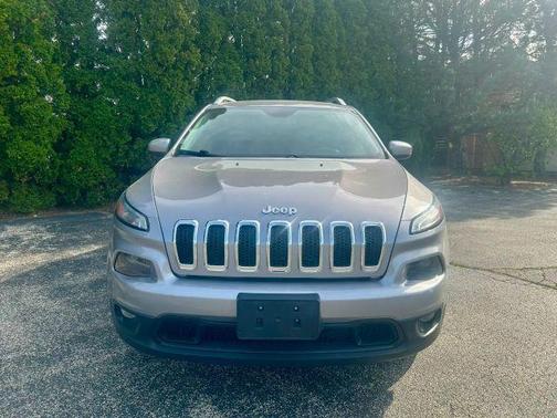 Silver 2018 Jeep Cherokee Latitude