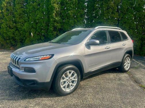 Silver 2018 Jeep Cherokee Latitude
