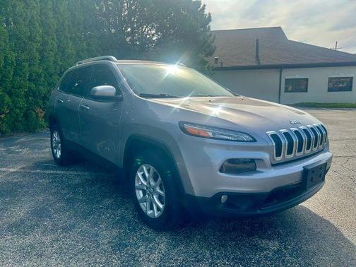 Silver 2018 Jeep Cherokee Latitude