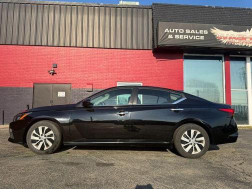 Black 2020 Nissan Altima 2.5 S