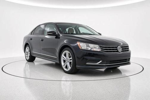 Deep Black Pearl Effect 2019 Volkswagen Passat 2.0T Wolfsburg