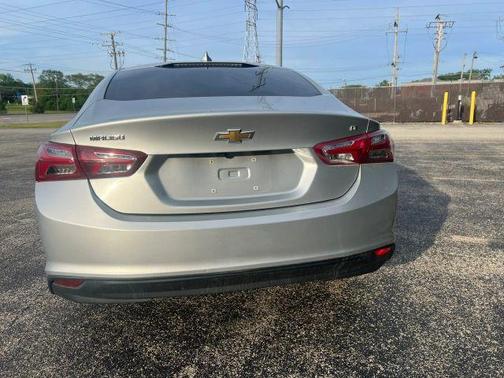 Silver 2019 Chevrolet Malibu LT