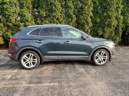 Green 2019 Lincoln MKC Reserve
