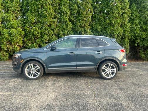 Green 2019 Lincoln MKC Reserve