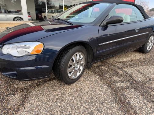 2004 Chrysler Sebring Base