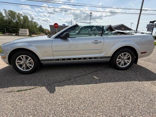 Satin Silver Clearcoat Metallic 2005 Ford Mustang Premium
