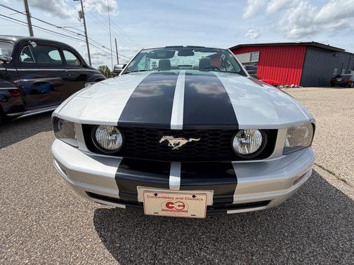 Satin Silver Clearcoat Metallic 2005 Ford Mustang Premium