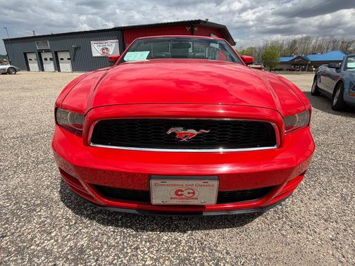 RED 2013 Ford Mustang V6