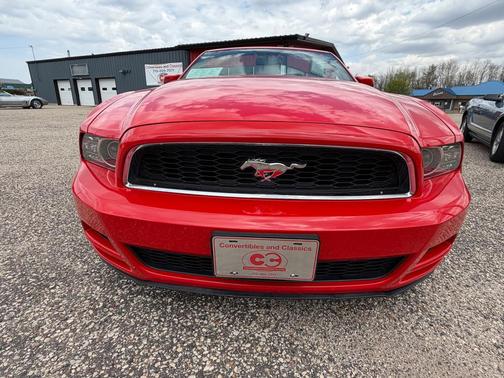 RED 2013 Ford Mustang V6