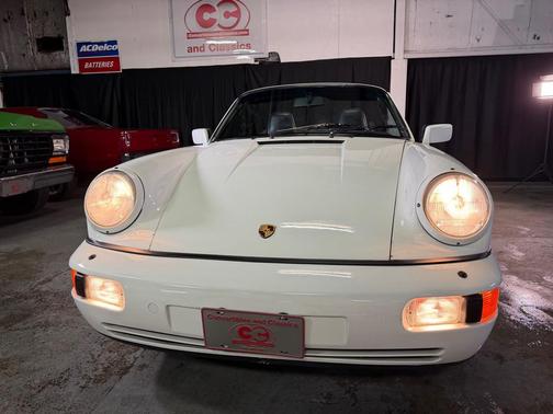 WHITE 1990 Porsche 911 Carrera