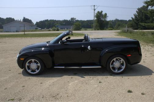 2004 Chevrolet SSR LS