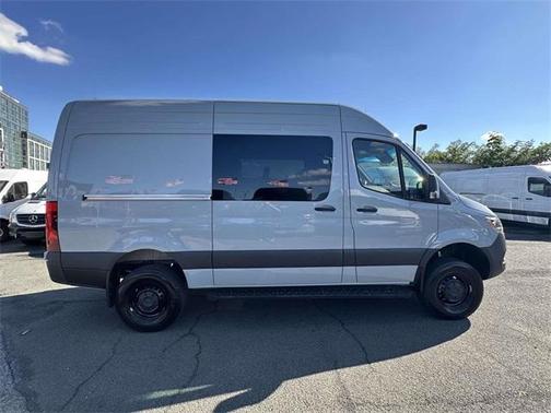 2024 Mercedes-Benz Sprinter 2500 144 WB