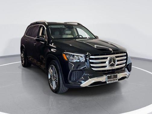 Obsidian Black Metallic 2026 Mercedes-Benz GLS 450 4MATIC
