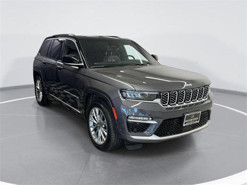 2022 Jeep Grand Cherokee Summit