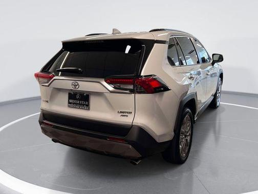 Pearl 2025 Toyota RAV4 Limited