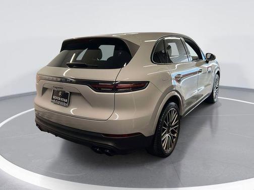 2022 Porsche Cayenne Platinum Edition