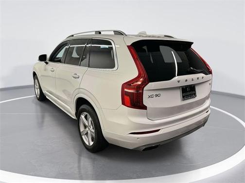 2016 Volvo XC90 T5 Momentum