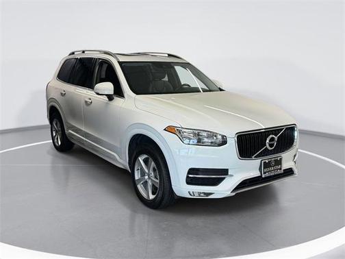2016 Volvo XC90 T5 Momentum