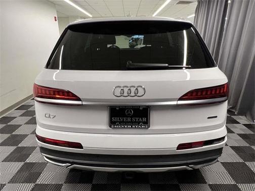 2022 Audi Q7 45 Premium