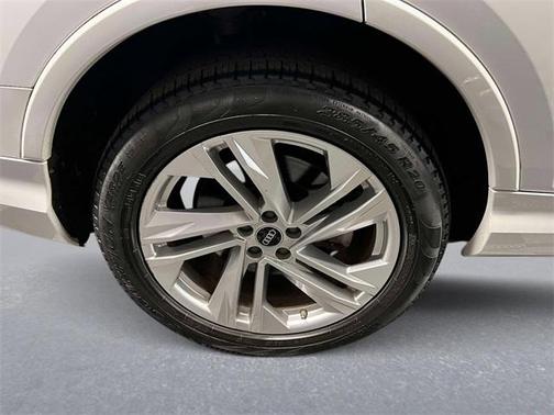 2022 Audi Q7 45 Premium