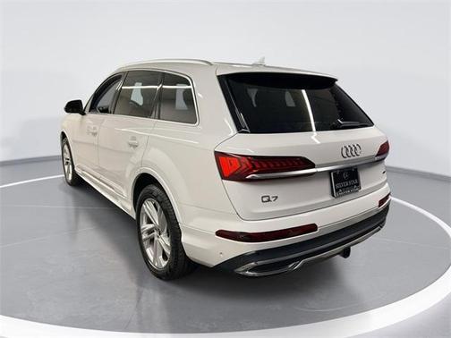 2022 Audi Q7 45 Premium