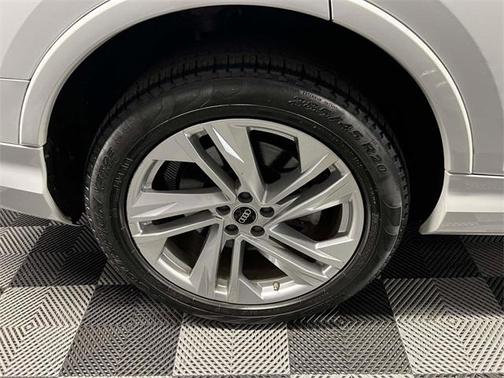 2022 Audi Q7 45 Premium