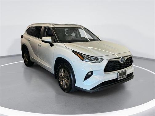 2023 Toyota Highlander Hybrid Bronze Edition