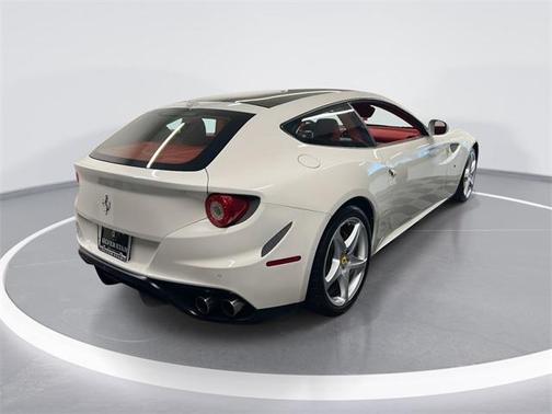 2016 Ferrari FF Base