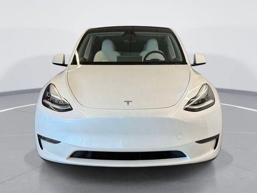 White 2023 Tesla Model Y Long Range