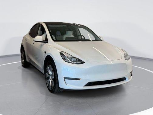 White 2023 Tesla Model Y Long Range
