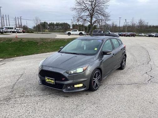 MAGNETIC 2018 Ford Focus ST BASE