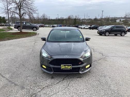 MAGNETIC 2018 Ford Focus ST BASE
