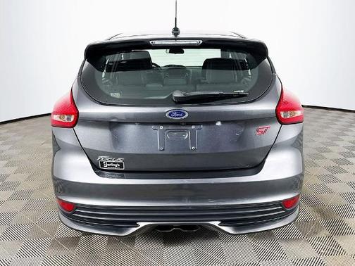 MAGNETIC 2018 Ford Focus BASE