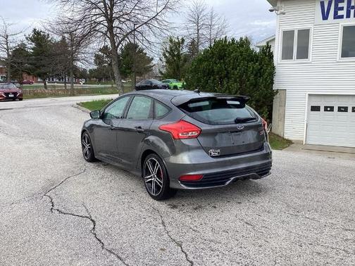 MAGNETIC 2018 Ford Focus ST BASE