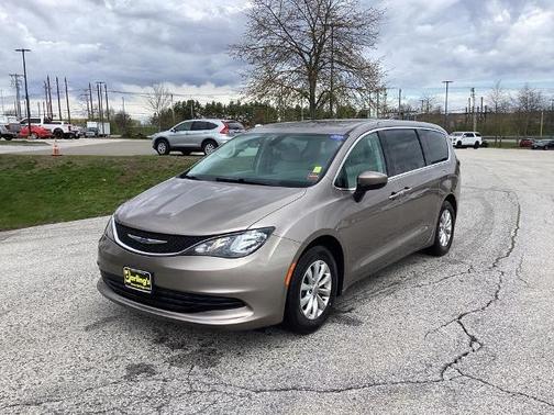 Molten Silver 2017 Chrysler Pacifica TOURING