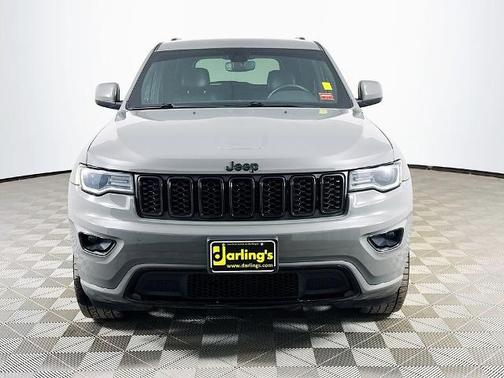 Sting Gray Clearcoat 2020 Jeep Grand Cherokee LAREDO