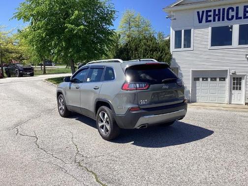 Sting Gray Clearcoat 2021 Jeep Cherokee LIMITED