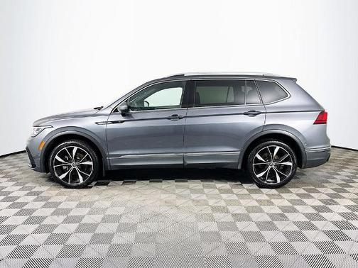 Platinum Gray Metallic 2022 Volkswagen Tiguan 2.0T SEL R-LINE