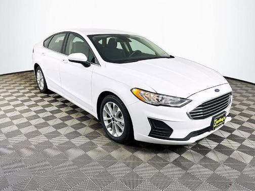 OXFORD WHITE 2020 Ford Fusion SE