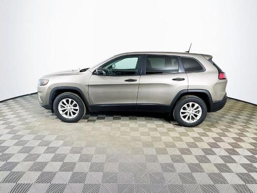 Gray 2021 Jeep Cherokee