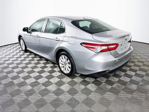 Celestial Silver Metallic 2019 Toyota Camry LE