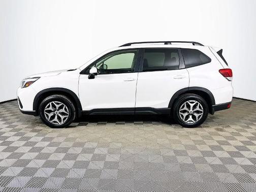 Crystal White Pearl 2019 Subaru Forester PREMIUM