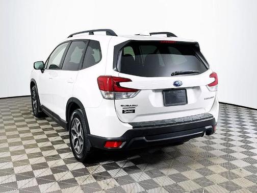 Crystal White Pearl 2019 Subaru Forester PREMIUM